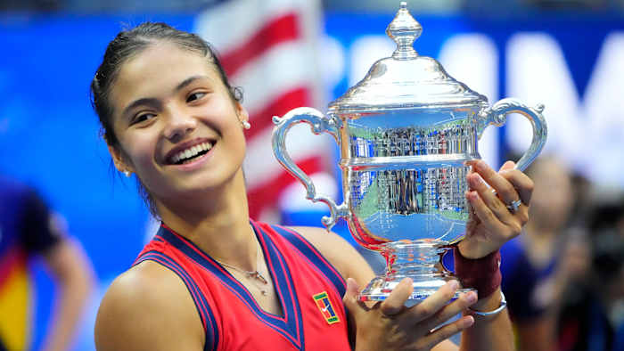 Emma Raducanu celebrates after winning the 2021 U.S. Open.